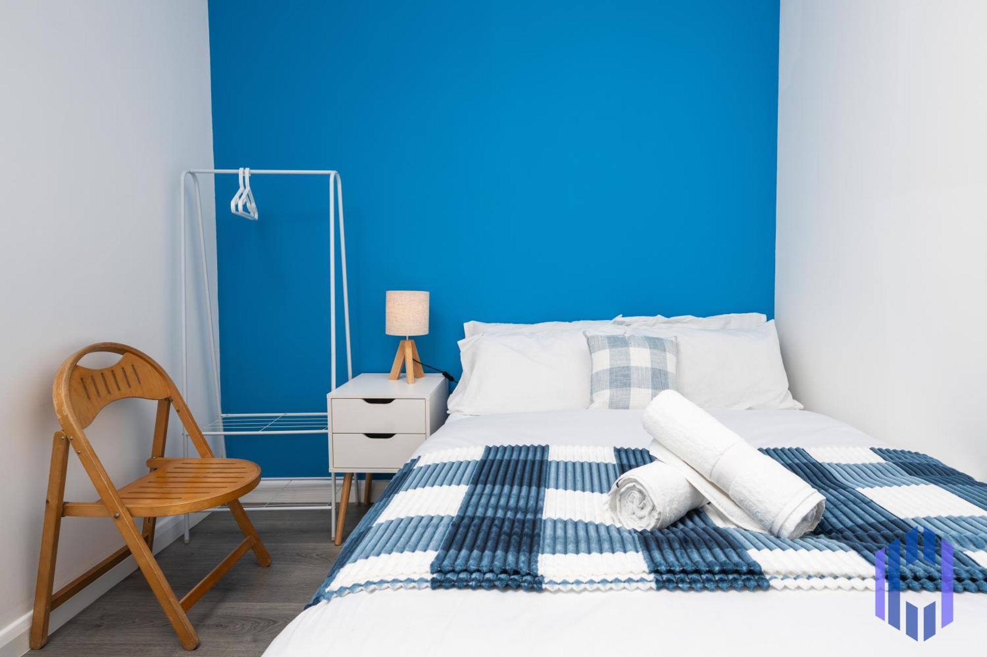 Santorini Blues By Cefas - Free Parking - - Near Airport Holiday home